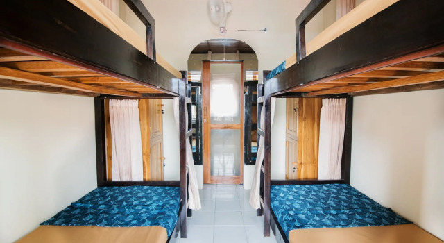 Bulan Bali Guest House, Rezervovat Penzión Hotely v Bali se snídaní, Snídaně