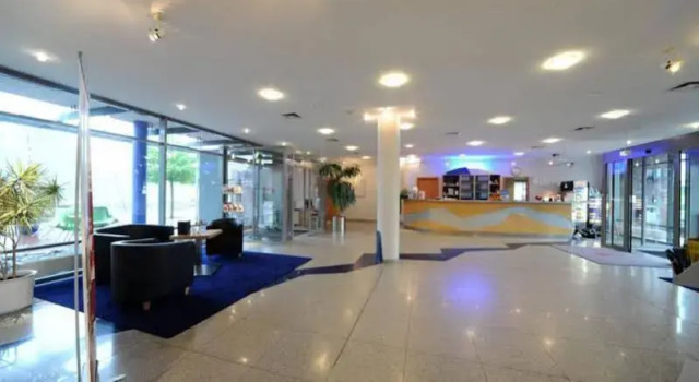 Ramada Hotel Herzog Widukind Stade, Rezerwuj Hotel Stade Dolna Saksonia