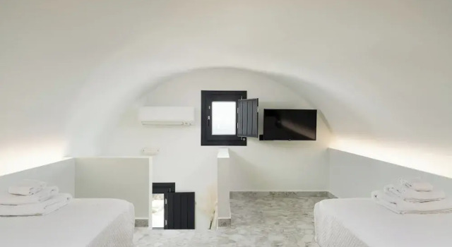 Четырёхместный полулюкс с балконом Cuore Santo Suites