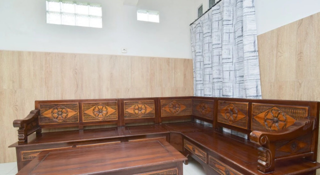 OYO 1480 Villa Dua Putri, Book Villa Sommerhuse i Prigen, Hytte
