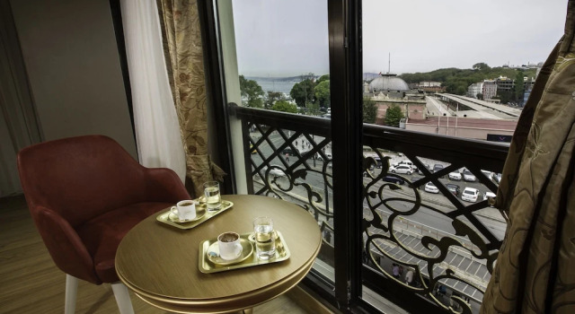 Deluxe Dvoulůžkový s manželskou postelí pokoj Phosphorion Hotel