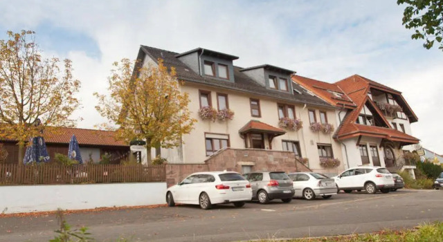 Gasthof Rhönsicht, Varaa Hotelli Kalbach 