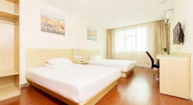 Hanting Hotel (Sanya Chunyuan Seafood Plaza)(汉庭酒店(三亚春园海鲜广场店)), Book Hotel Sanya Hainan
