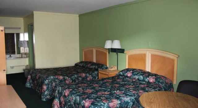 Travelers Inn Gainesville, Buchen Sie Gasthaus Gainesville Florida