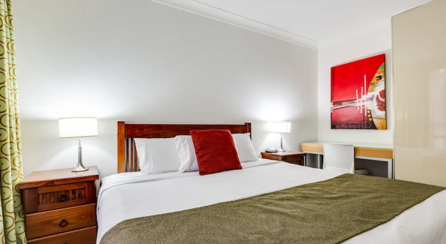 Апартаменты с 2 комнатами с балконом Hillcrest Apartment Hotel
