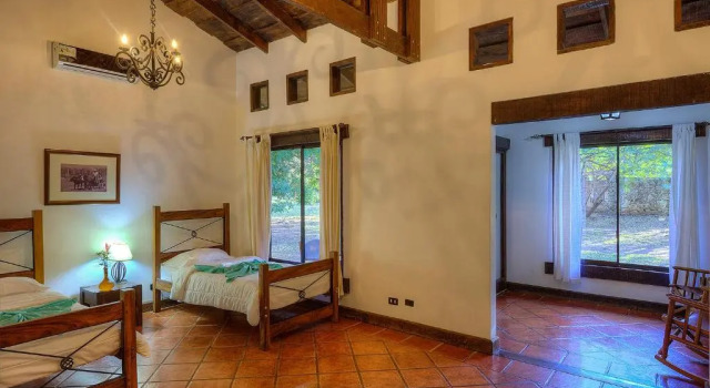 Полулюкс Hacienda La Pacífica Eco-Lodge