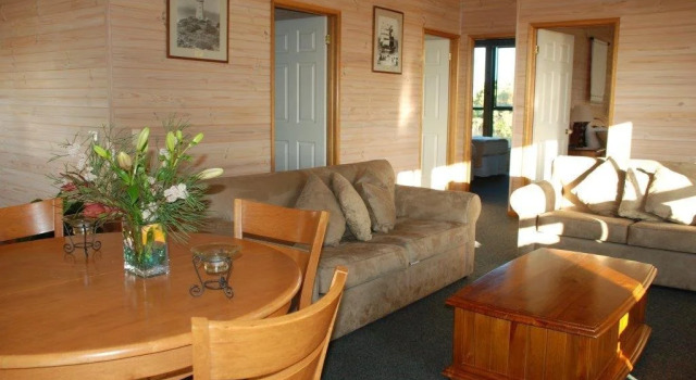 Shearwater Cottages, Book Hotel  