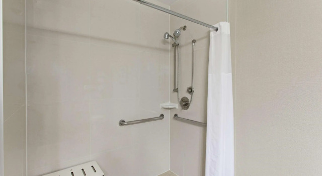 Четырёхместный номер Standard Hampton Inn Morgan Hill