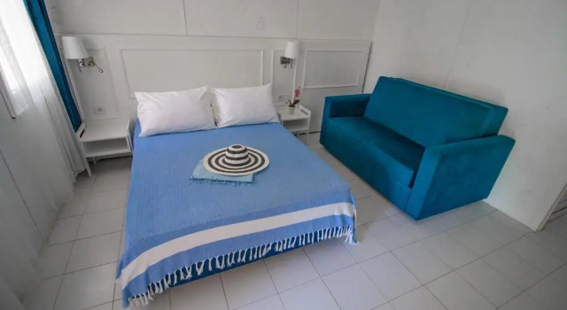 Бунгало Blue & White Hotel