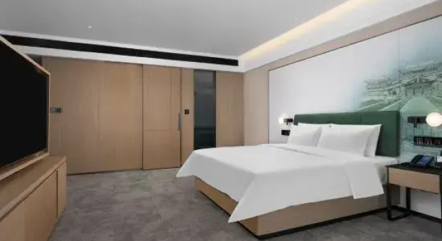 Люкс Hampton by Hilton  Luoyang Xinyi Street