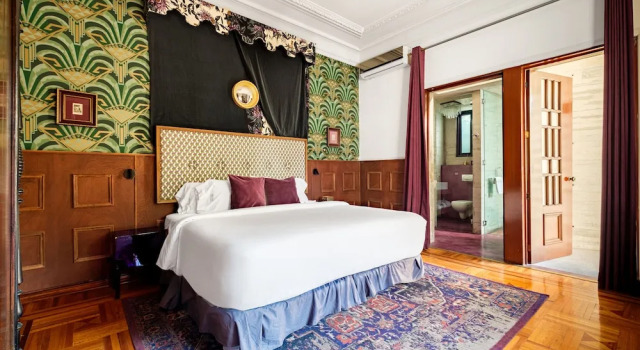 Номер Premium Pug Seal Polanco Anatole France