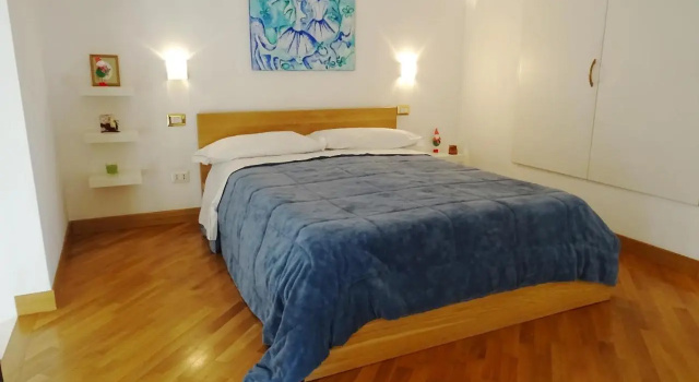Mezzocannone Holiday House, Забронировать Отель Отели Неаполя с парковкой, рядом с Морской вокзал, Парковка