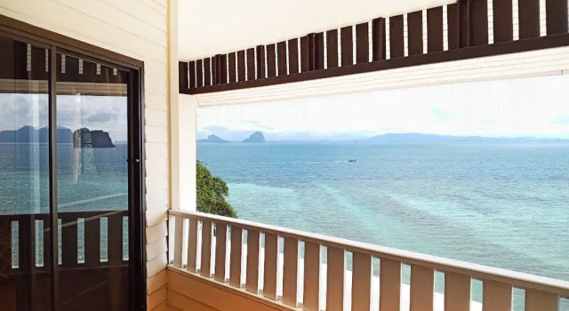 Номер Premier с балконом и с видом на море Koh Ngai Cliff Beach Resort