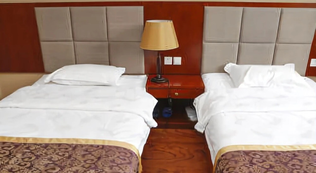 Bayi Hotel, Boek Hotel Hotels in Changchun met parkeren, Parkeren