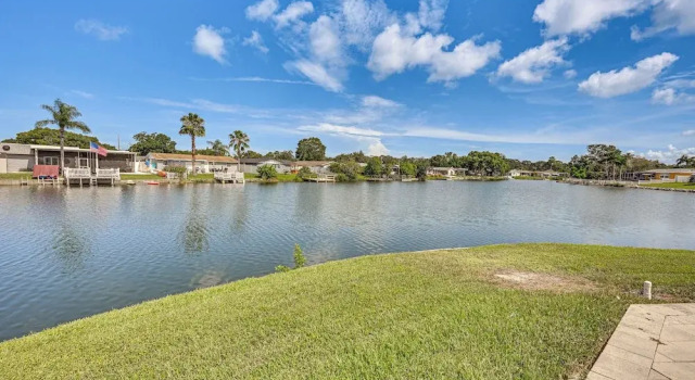 Sunset Views & Hot Tub: Lakefront Holiday Retreat!