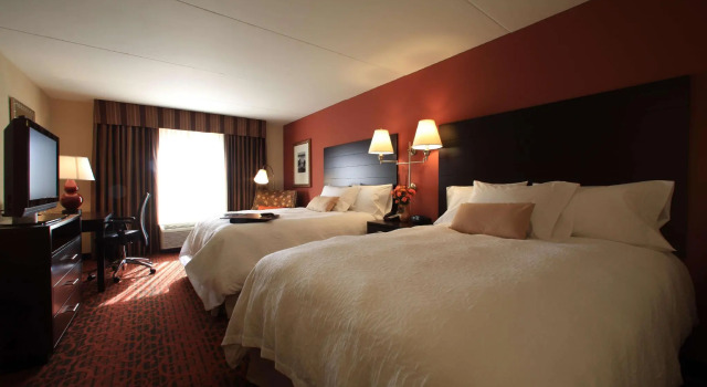Четырёхместный номер Standard Hampton Inn Atlanta-Canton