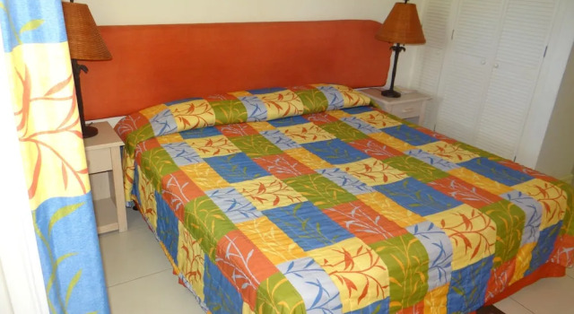 Tropical Winds Apartment Hotel
