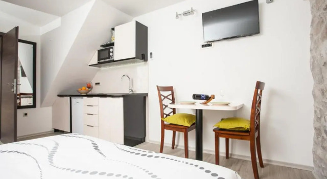 Apartments & Room Kartolina, Prenota Appartamento Splitska 