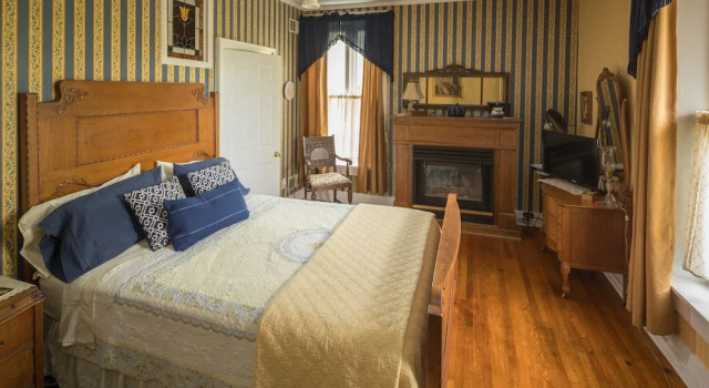 The Steamboat House Bed & Breakfast