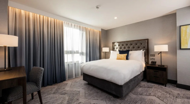 Двухместный номер High Floor Premium voco Edinburgh - Haymarket by IHG