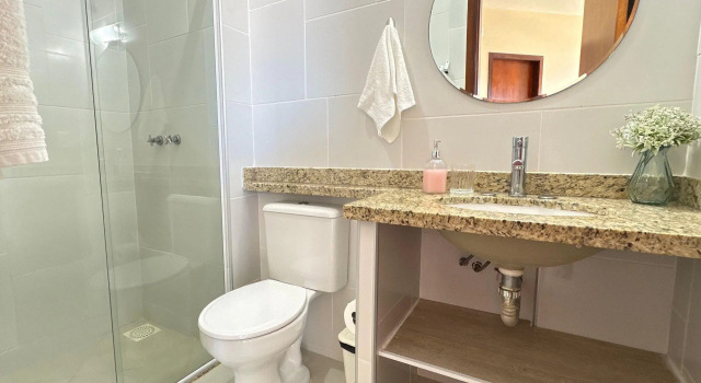 2 QUARTOS em CONDOMÍNIO TRANQUILO com PISCINA Estacionamento coberto  PARQUINHO para CRIANCAS - Cozinha Completa, VENTILADO, nascente, AR CONDICIONADO  800m da praia do PORTO DAS DUNAS e BEACH PARQUE - Ceará, Забронировать Отель Пакатуба Сеара
