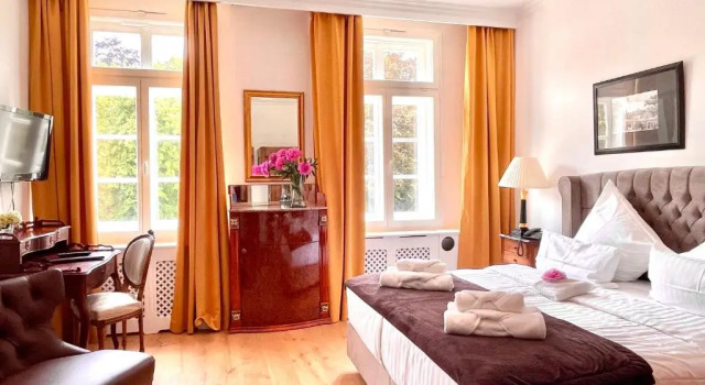 Hotel Friedrich-Franz-Palais, Забронировать Отель Бад-Доберан Мекленбург-Померания