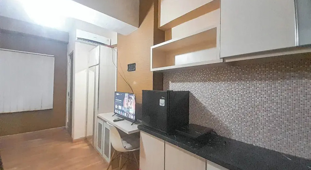 Апартаменты Standard Homey Studio Apartment At Easton Park Residence Jatinangor