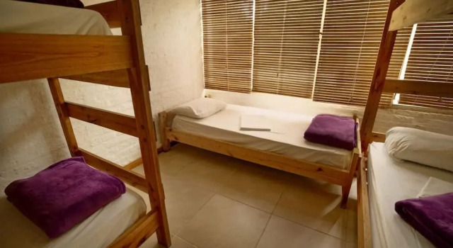 Кровать в общем номере Hostel Punta Ballena Bar