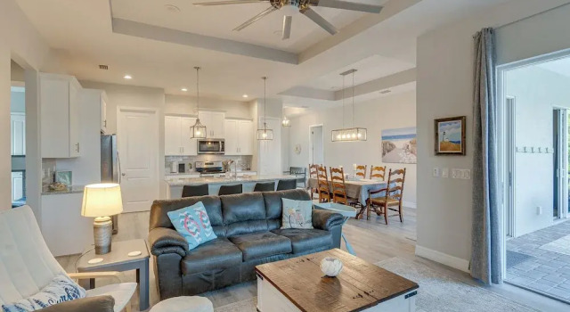 Englewood Escape Near Beaches w/ Private Lanai!