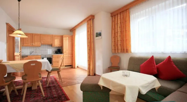 Appartement Lisa Schweiger, Rezerwuj Apartament Hotele w Tyrol z parkingiem, Parking