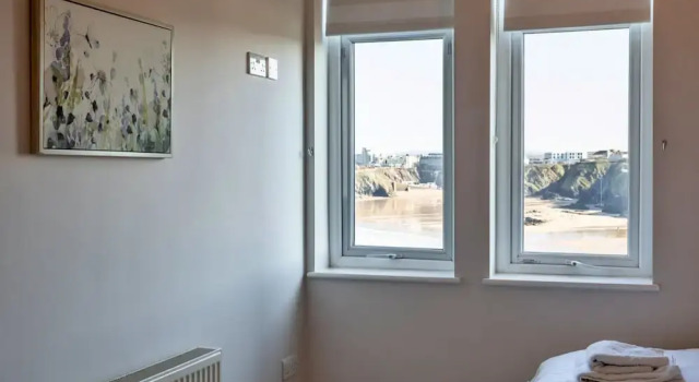 Apartment With Towan Beach Views, Забронировать Апартаменты/квартира Отели Ньюки с парковкой, Парковка
