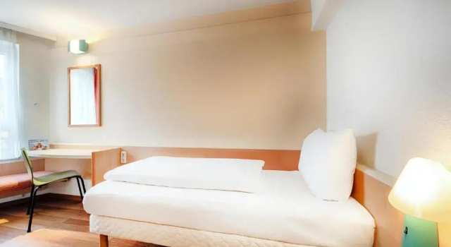 Одноместный номер Standard B&B Hotel Düsseldorf-Hbf