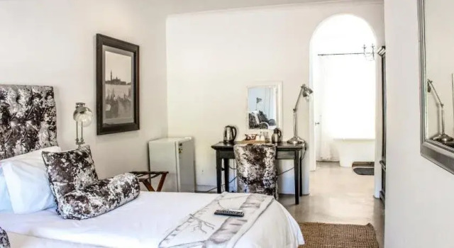 Jemimas Hospitality, Bunker on Bailie, Забронировать Отель Отели Ист-Лондона с парковкой, Парковка