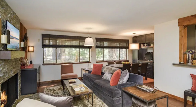 1000 Lakeshore Blvd Condo Unit 4 2 Bedrooms 2 Bathrooms Condo
