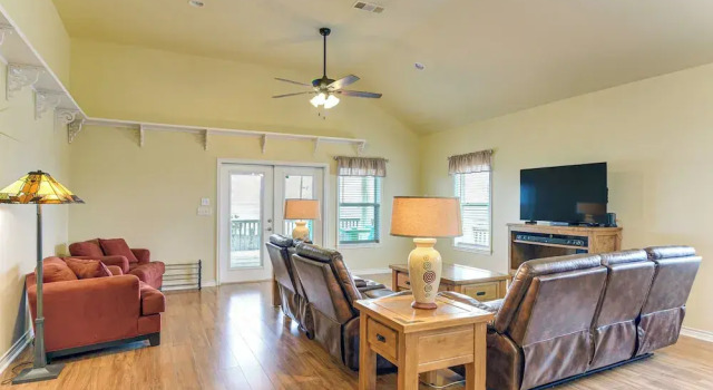 Walk to Beach! Bayfront Coastal Gem in Gilchrist