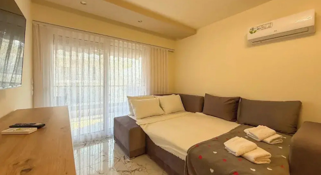 Blue Star Suites by SDR, Book Vacation Home Paralia 