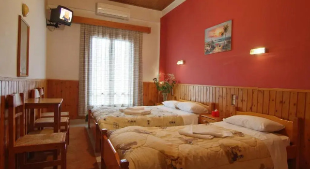 Standard Triple room with sea view Hotel Athina