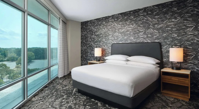 Двухместный люкс Deluxe Embassy Suites by Hilton Hampton Convention Center