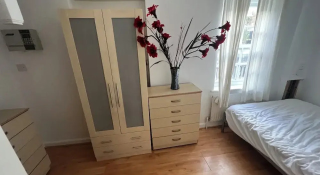 3BR Tower Bridge Parking WiFi, Забронировать Дом для отпуска Коттеджи Лондона, рядом с The Medieval Banquet, Коттедж