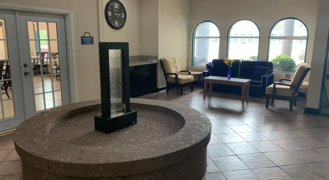 Days Inn & Suites by Wyndham Savannah Gateway I 95 And 204