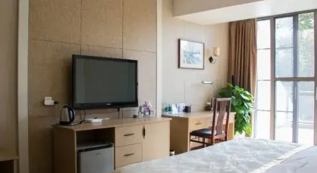 Люкс Business Quhua Hotel (Juhua Workers' Square Branch, Quzhou High speed Railway Station)
