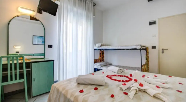 Четырёхместный номер Standard с балконом Hotel San Paolo