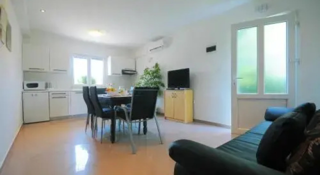 Adriana Holiday Apartment, Book Apartment Hotels in Presika with Parking, Parking