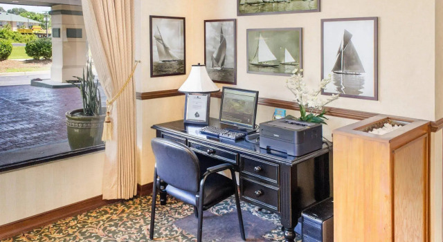 Drury Plaza Hotel North Charleston, Забронировать Отель Отели Северного Чарльстона 3 звезды, рядом с Центр исполнительских видов искусства North Charleston Coliseum, 3*