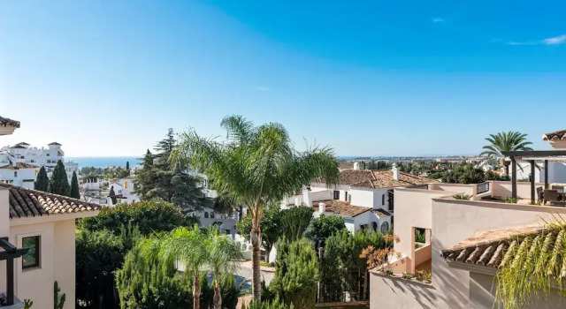 Апартаменты Stylish Apartment With Pool in Marbella - Ref M51