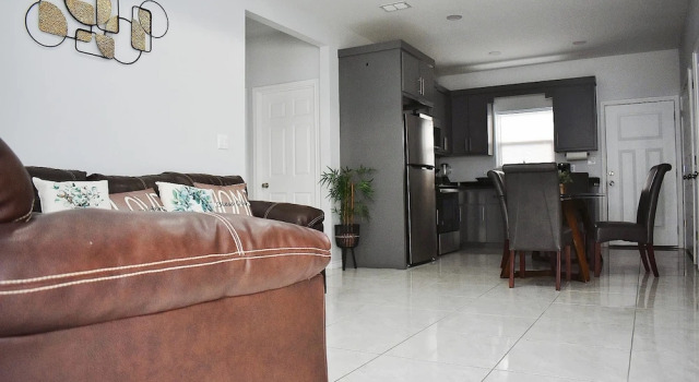 Elegant Apartment 10 min to Mercedes Outlets, Buchen Sie Ferienwohnung Weslaco Rio Grande Valley