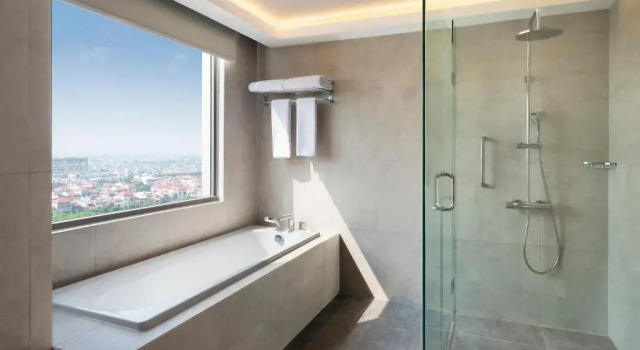 Двухместный люкс c 1 комнатой Hilton Garden Inn Jakarta Taman Palem