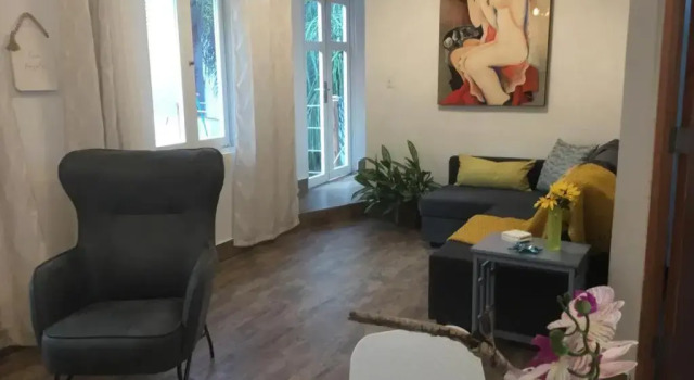 Апартаменты 2 bdr Apt sleeps up to six 30 steps from prime beach generator parking included