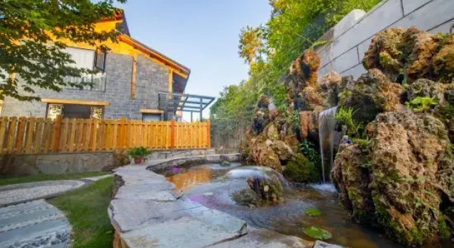 Yiyun Country House (Wudang Mountain Entrance Store)