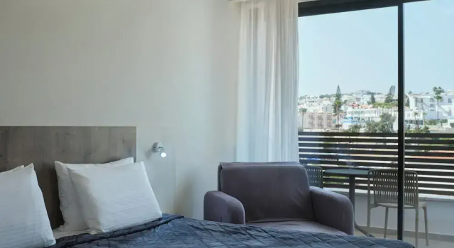 Двухместный номер Deluxe с видом на внутреннюю территорию Atlantica Sancta Napa Resort